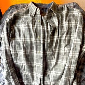 Banana Republic long sleeves shirt size L like new condition